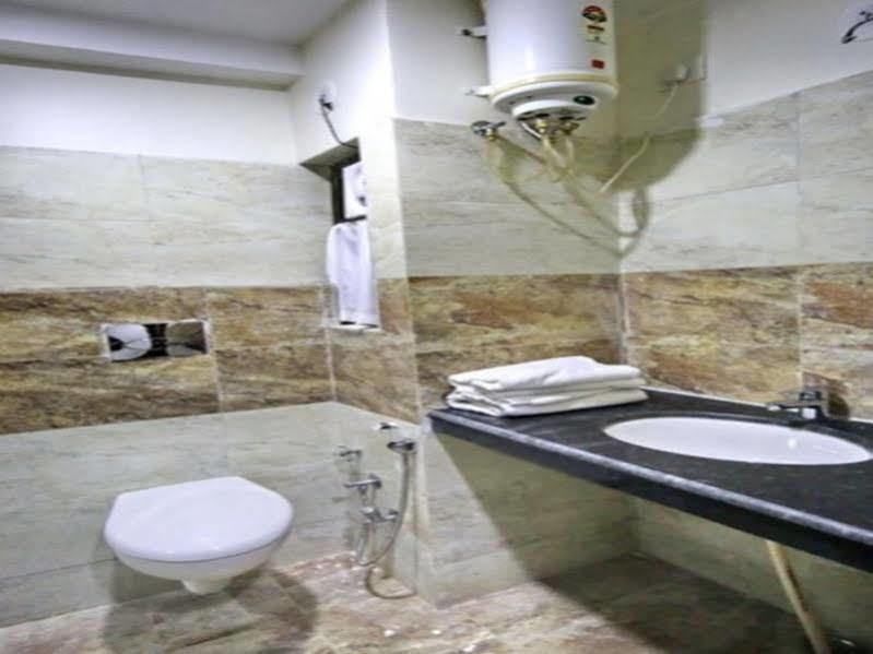 Hotel O Golden Wings Udaipur Exterior photo